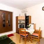 Berk - One-bedroom With Terrace Apartman