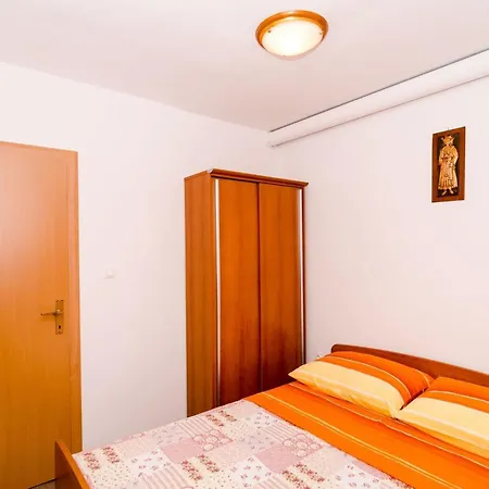 Apartment Berk - One-bedroom With Terrace *