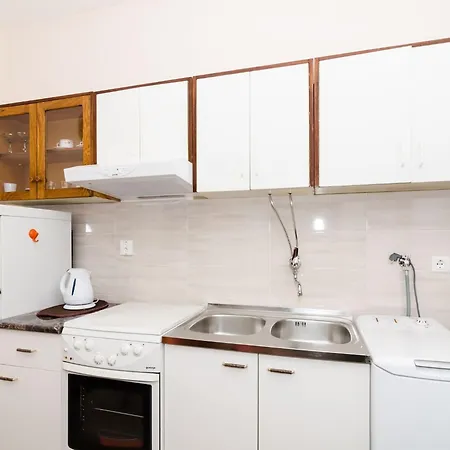 Berk - One-bedroom With Terrace Apartment