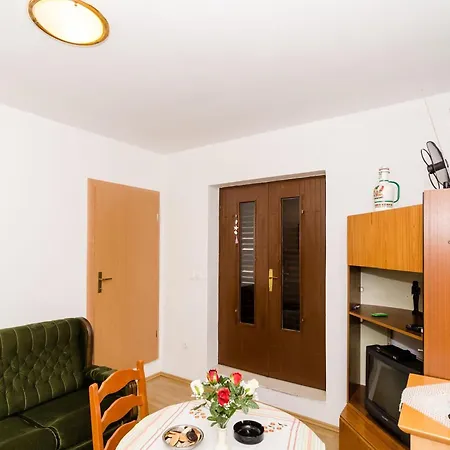 Berk - One-bedroom With Terrace Apartment *