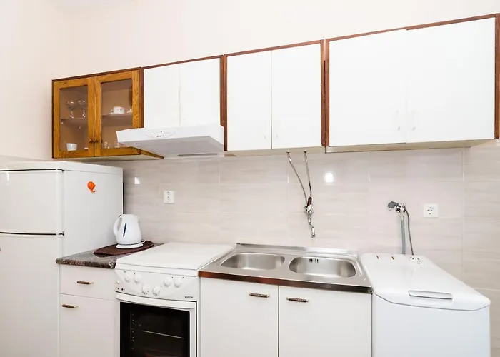 Berk - One-bedroom With Terrace Apartment