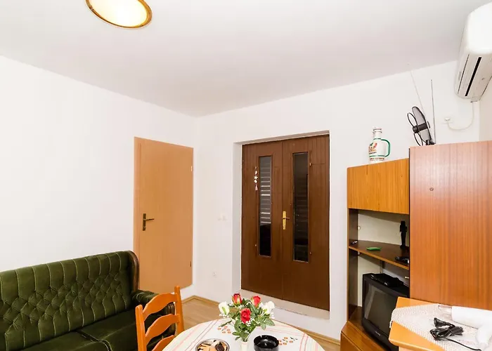 Berk - One-bedroom With Terrace Apartament *